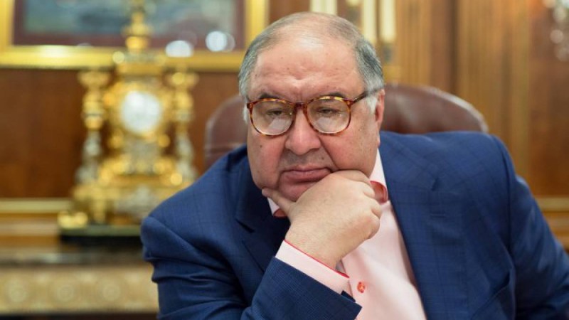 Усманов Өзбекстандағы тұрмысы төмен отбасыларңа 1,5 млн доллар берді.