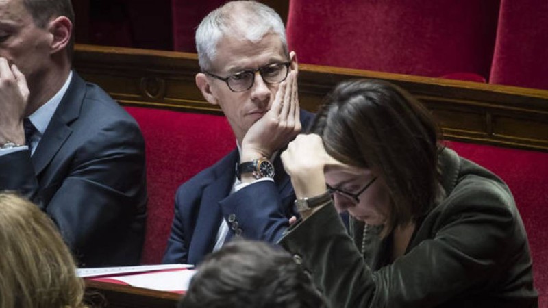 Францияның мәдениет министрі коронавирусқа шалдығып қалды.