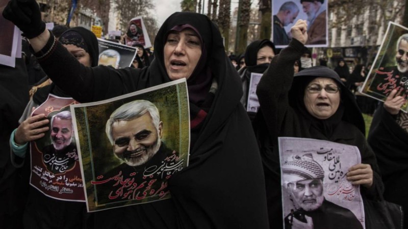 Касем Сүлейманидың қызы АҚШ-тың басына «қара бұлт» төнгенін айтты.