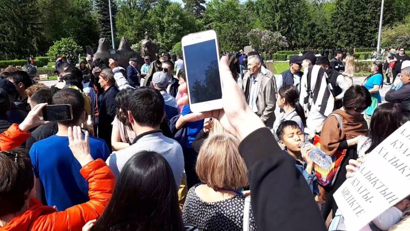 1 мамырда митингіге шыққан үш әйелдің үстінен іс қозғалды.