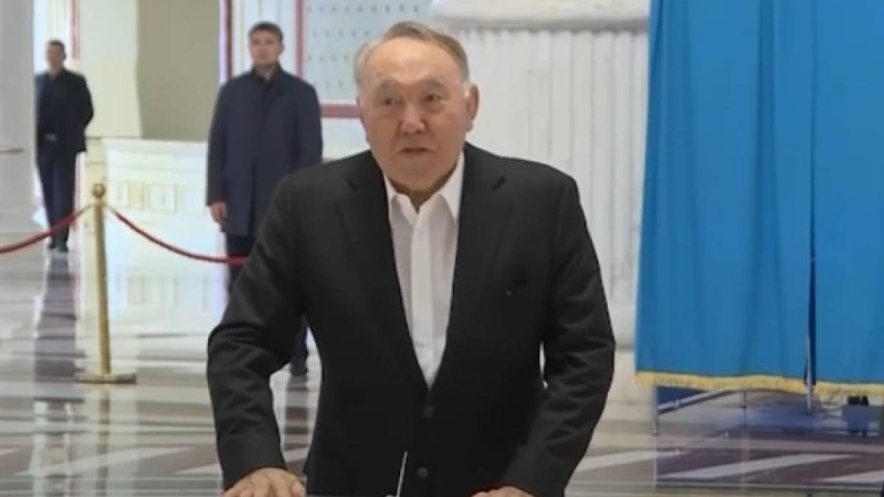 2015-тің девальвациясы. Назарбаевқа жақын топтар алдын-ала доллар сатып алған...