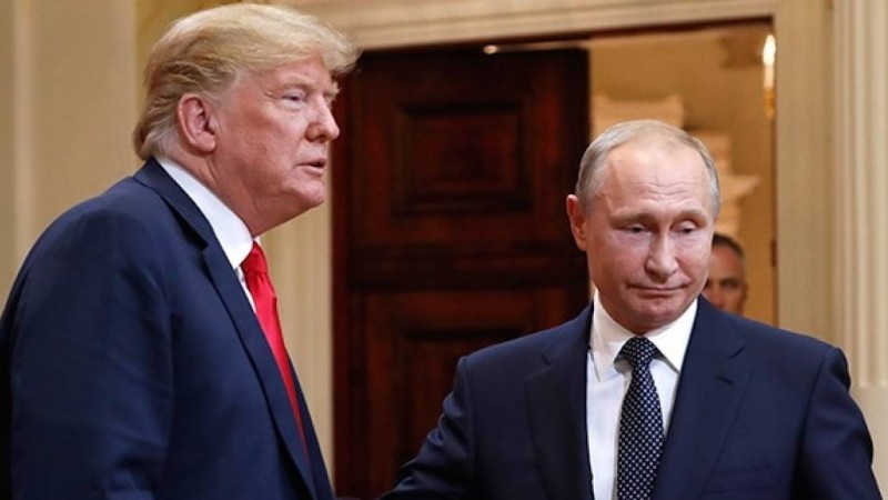 Тарихи сәт: Путин мен Трамп Аляскадағы әуежайда кездесті