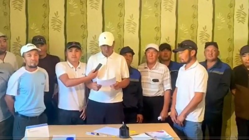 Азық-түлікті қарызға алып отырмыз. Ақтөбе облысында коммуналдық қызметтің жұмысшылары Тоқаевқа үндеу жолдады