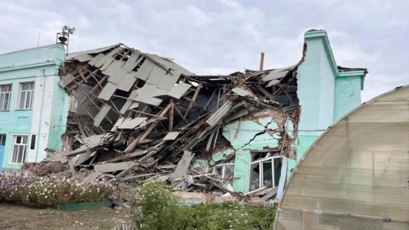 Ресейде бір тәулікте екі мектеп опырылып түсті