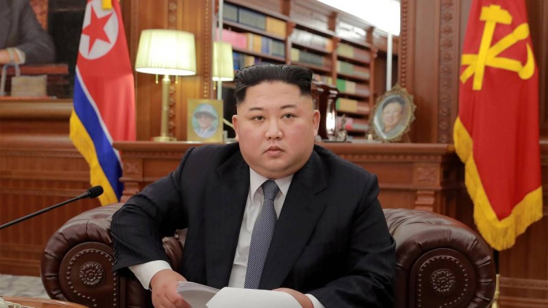 Ким Чен Ын КХДР «құпия қару» алғанын мәлімдеп, АҚШ-қа үн қатты