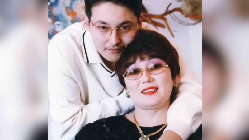 Қалдыбек Құрманәлі әнші Мәдина Ералиева ұлын кімнен туғанын айтты