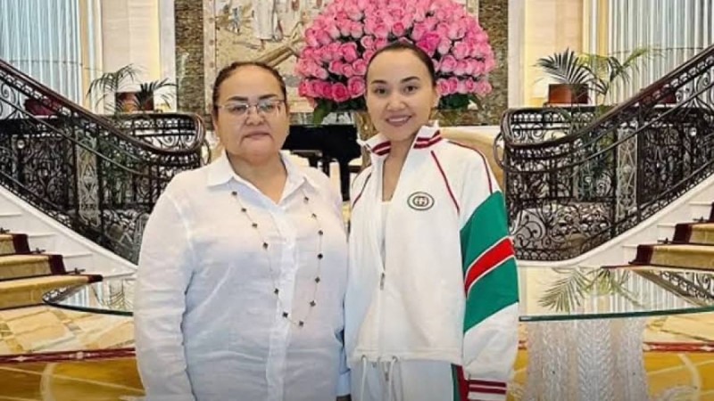 Перизат Қайрат анасы екеуі бөлек камерада отыр