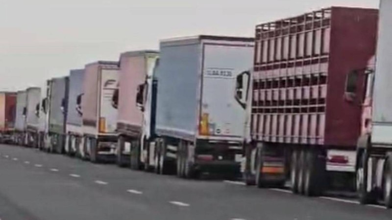 Қазақстан-Ресей шекарасында 7 мыңнан астам жүк көлігі кептеліп тұр