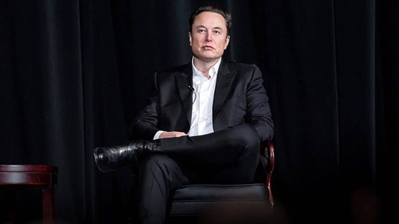 Илон Масктің әкесін балаларына зорлық-зомбылық көрсетті деп айыптады