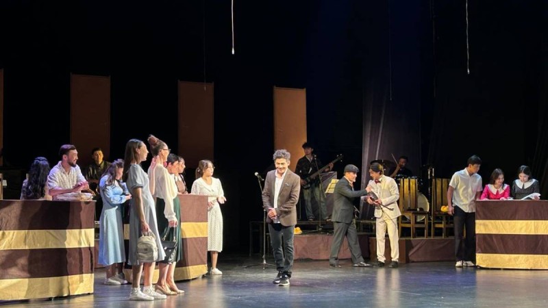 "Жолы болғыш жігіт" пьесасы заманауи сахнада қайта жаңғырды