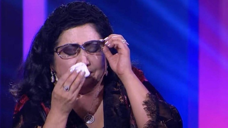 "Не оттап отырсың?" – Мақпал Жүнісова анасына "қатын" деген адамға ұрсып тастады