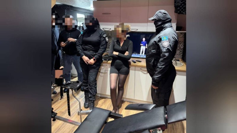 Алматыда арсыздыққа итермелейтін студия әшкереленді