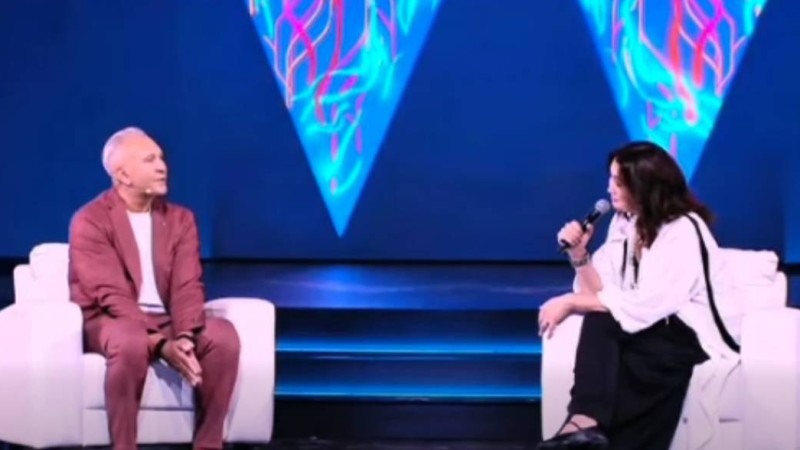 Алматыдағы әйелдер форумында Путинді көпшілік алдында мақтады