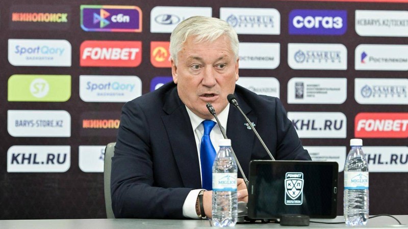 "Мұнда бәрі орысша сөйлейді": "Барыстың" бапкері қазақ тілін үйренуден бас тартты