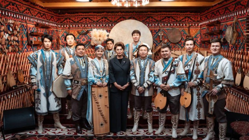 ҚР Мәдениет және ақпарат министрі Аида Балаева жаңа Өнер музейін тамашалады