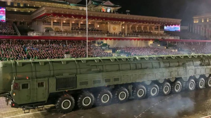 Солтүстік Корея алғаш рет жаңа құрлықаралық зымыранын көрсетті