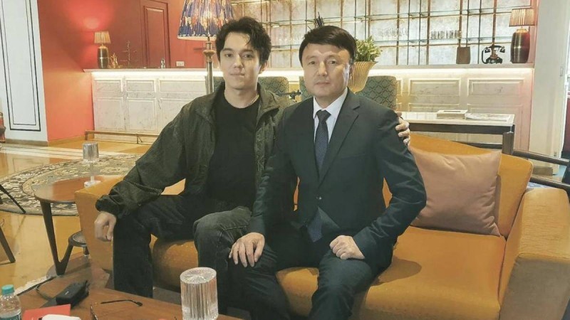 "Қазақ тілін менсінбеген" Байділдиновті сынаған Димаштан кейін әкесі де үндеу жасады