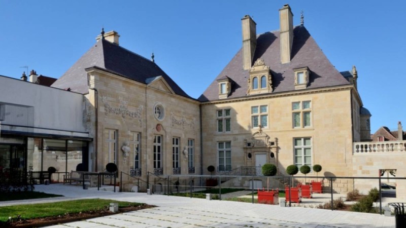 Францияда тағы бір музейді тонап кетті