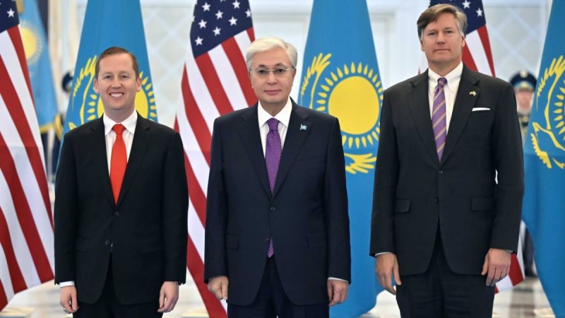 Президент АҚШ-тан келген саясаткерлермен кездесті