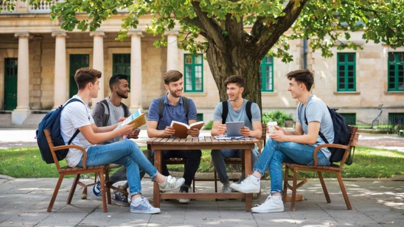 Елімізде шетелдік студенттер санын 100 мыңға дейін жеткізу көзделіп отыр