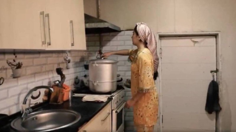 Сұмдық жағдай! Келін енесінің етінен манты жасап, көршілеріне берген