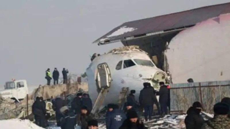 «Кінәні мойындау үшін ақша ұсынды». Bek Air ұшағы апатында қаза тапқан ұшқыштардың жесірлері сотта мәлімдеме жасады