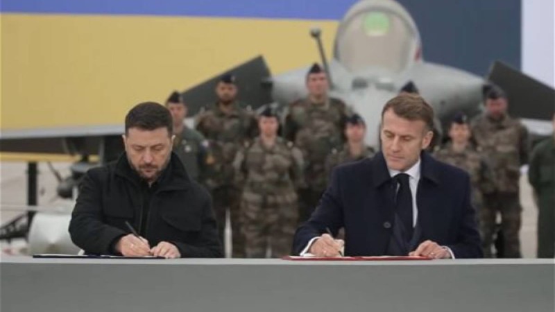 Зеленский мен Макрон тарихи келісімге қол қойды