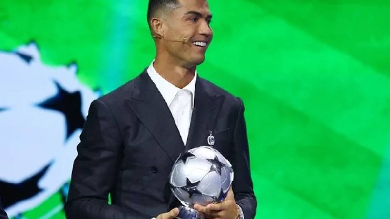 Атақты футболшы Криштиану Роналду үйленбекші