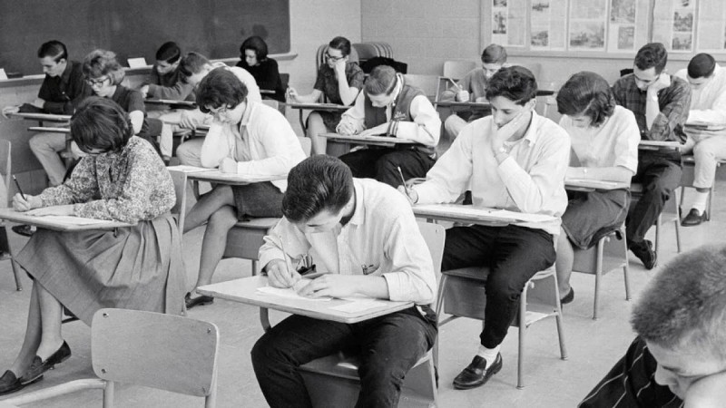 Бай елдер – технологияны шектеуде, кедей елдер – цифрландыруға асық. Неге?