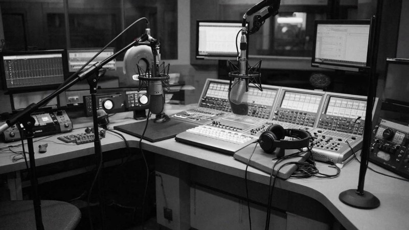 Қазақ Петербургтегі радиостанция эфирін басып алмақ болды