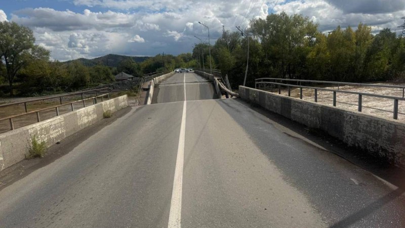 ШҚО-да көпір құлағаннан кейін көлік басқарма басшысы қызметінен босатылды