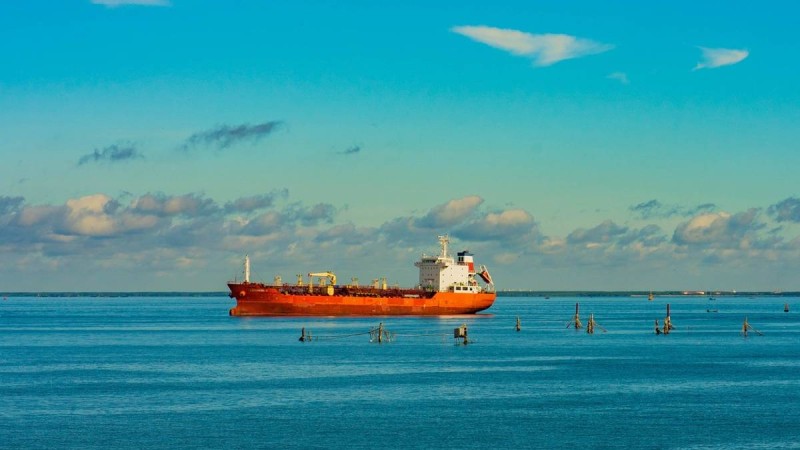 АҚШ Венесуэла жағалауында мұнай танкерін басып алды