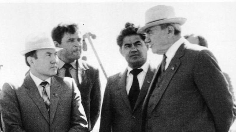 "Соған өшікті, кешірмеді": Қонаев "Желтоқсан оқиғасына" кімді кінәләды?