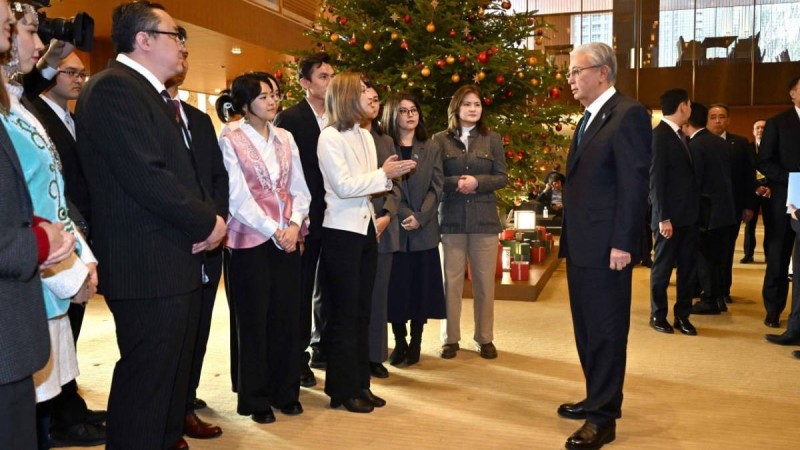 Мемлекет басшысы Жапонияда тұрып жатқан қазақстандықтармен кездесті