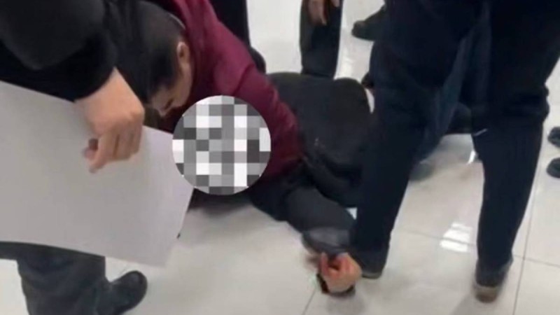 Студент оқытушыға пышақ жарақатын салды