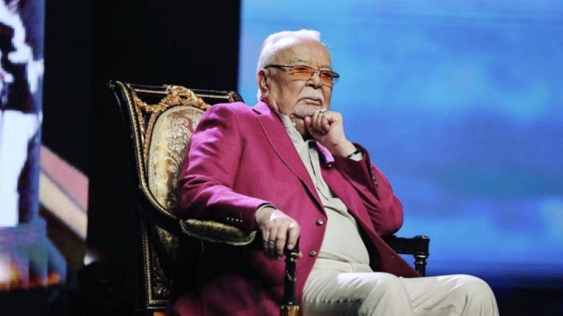 "Қазақ өлген адамды шығарып салудан мықты": Асанәлі Әшімовтің жеке жазбалары тарап кетті