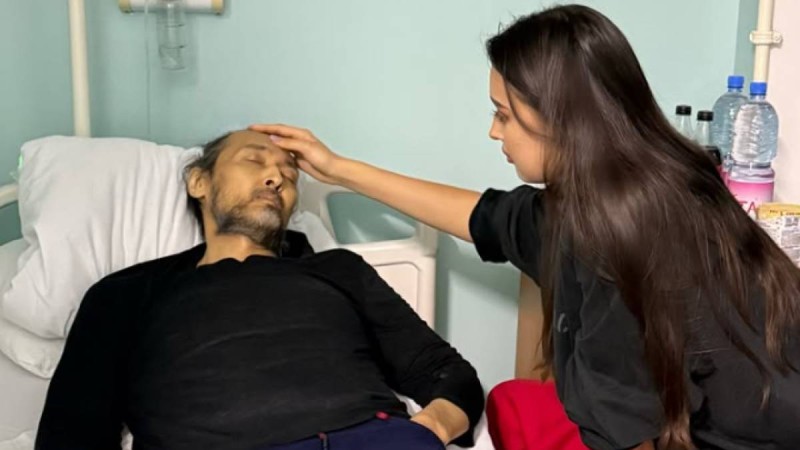 "Сенбеңіздер, өтінемін": Ауыр дертке шалдыққан актердің қызы шұғыл хабар таратты (ФОТО)