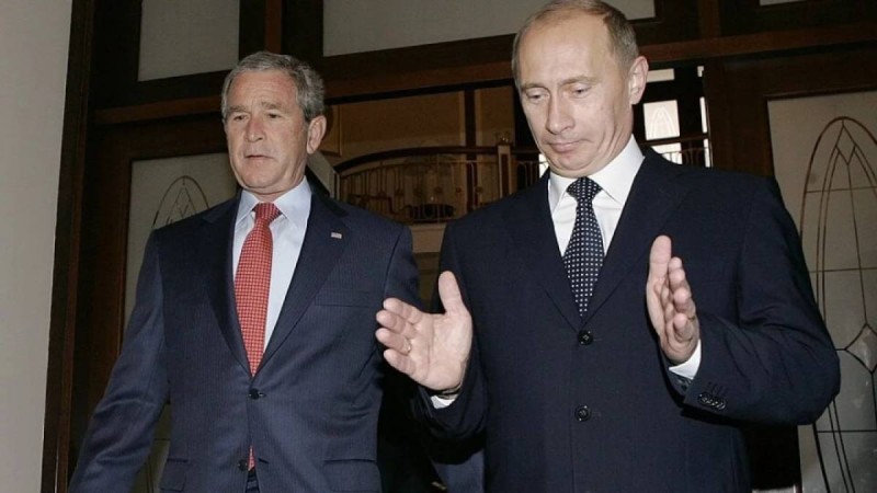 «Ресей Қазақстанды беріп қойды»: АҚШ-та Путин мен Буштың құпия әңгімесі жарияланды