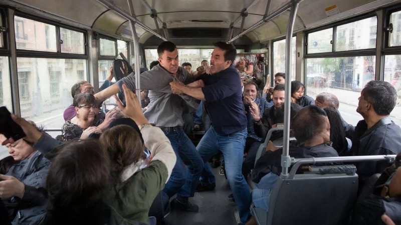 Теміртауда автобустағы жанжал пышақ жарақатымен аяқталды