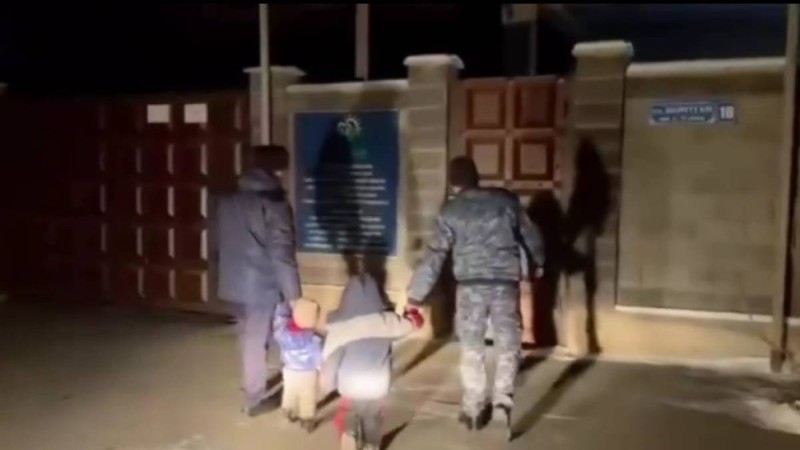 Баласын батареяға байлап қойып, аяусыз ұрған әйел қамалды