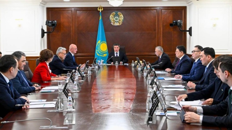 Олжас Бектенов Президенттің Ұлттық құрылтайдағы тапсырмалары туралы: әрбір министр мен әкімнің, әрбір сала мен өңірдің іс жүзіндегі нәтижелері қажет