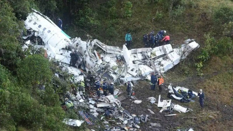 Бірде-бір адам тірі қалмады: Әуеге көтерілген ұшақ 12 минуттан соң апатқа ұшырады