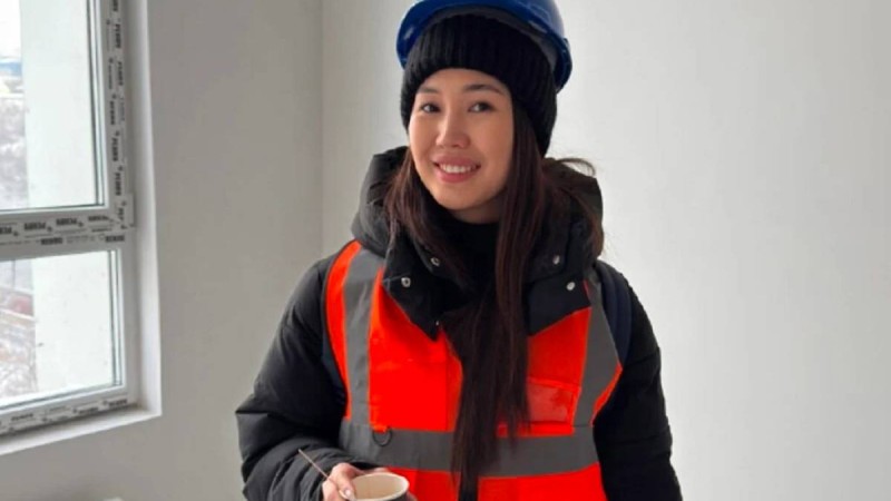 Күн сайын 100 теңгеден жинаған қазақ қызы ақыр соңында 42 миллионның үйін алды