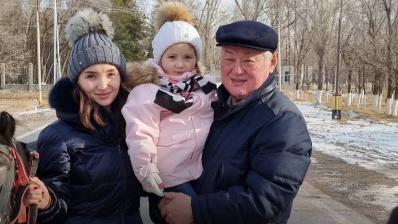 "Мен 70-ке келдім... Бәрін білемін деуші едім": Бердібек Сапарбаевтың келіні қайын атасы жайлы ел естімеген жайтты айтты