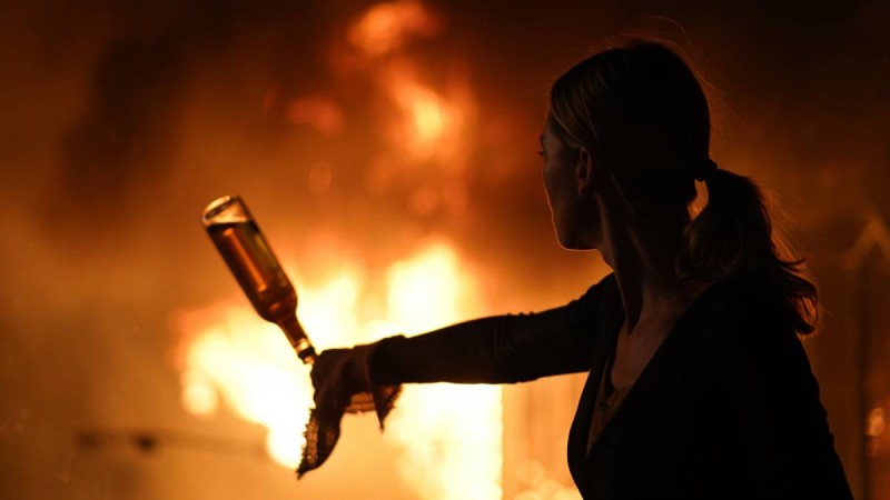 Санкт-Петербургте бойжеткен соғысқа гуманитарлық көмек жинау орнын өртеп жіберді