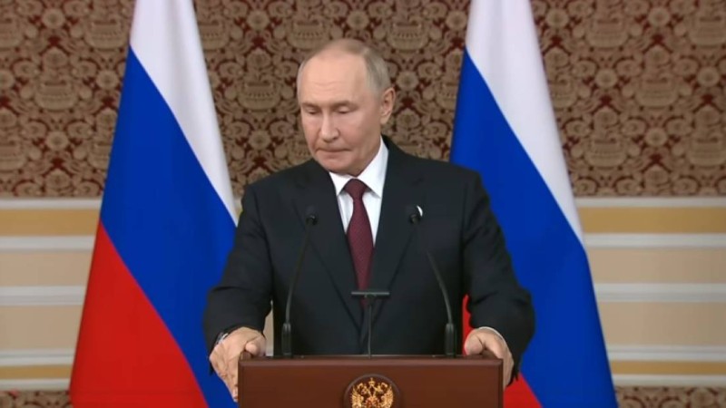 Путин ең жақын серіктерінің бірімен қоштасты