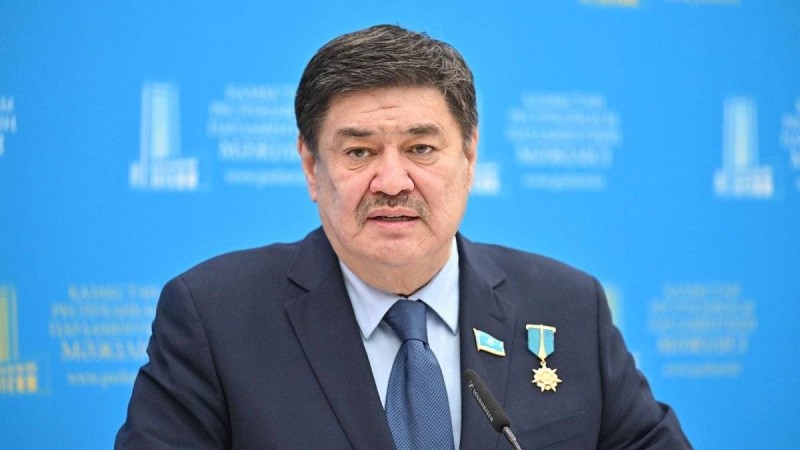 Азаматтық-құқықтық шартпен жұмыс істеу енді заңсыз ба, депутат жауап берді