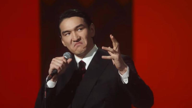 Ресейден қуып жіберген әзілкеш Нұрлан Сабуров Қазақстанға келді