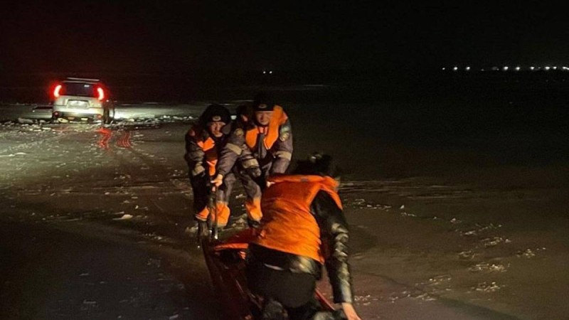 Қапшағайда екі әйел мінген көлік мұз астына түсіп кетті