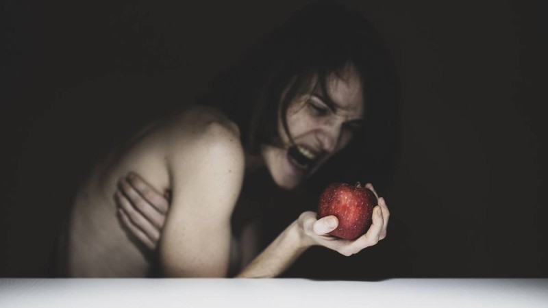 Балаларын терезеден лақтырған әйел күйзелісте болған – Динара Зәкиева